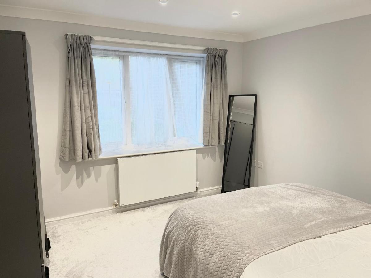 Lovely 1 Bed Apartment, 15Mins From Central London Bagian luar foto